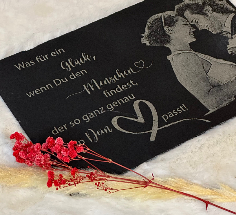 Fotogravierte Schieferplatte (20x30 cm) – Personalisierte Geschenke mit bleibendem Eindruck für Geburtstage und Hochzeiten