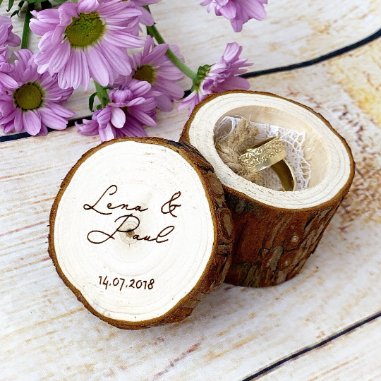Personalisiertes Ringkissen aus Birkenholz mit Initialen-Gravur – Einzigartiges Symbol der Liebe für dein Hochzeitsversprechen