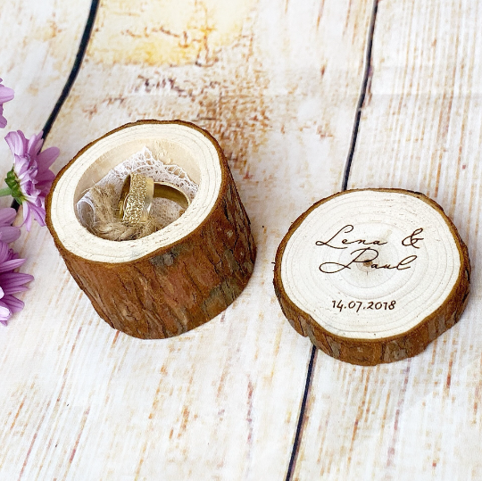 Personalisiertes Ringkissen aus Birkenholz mit Initialen-Gravur – Einzigartiges Symbol der Liebe für dein Hochzeitsversprechen