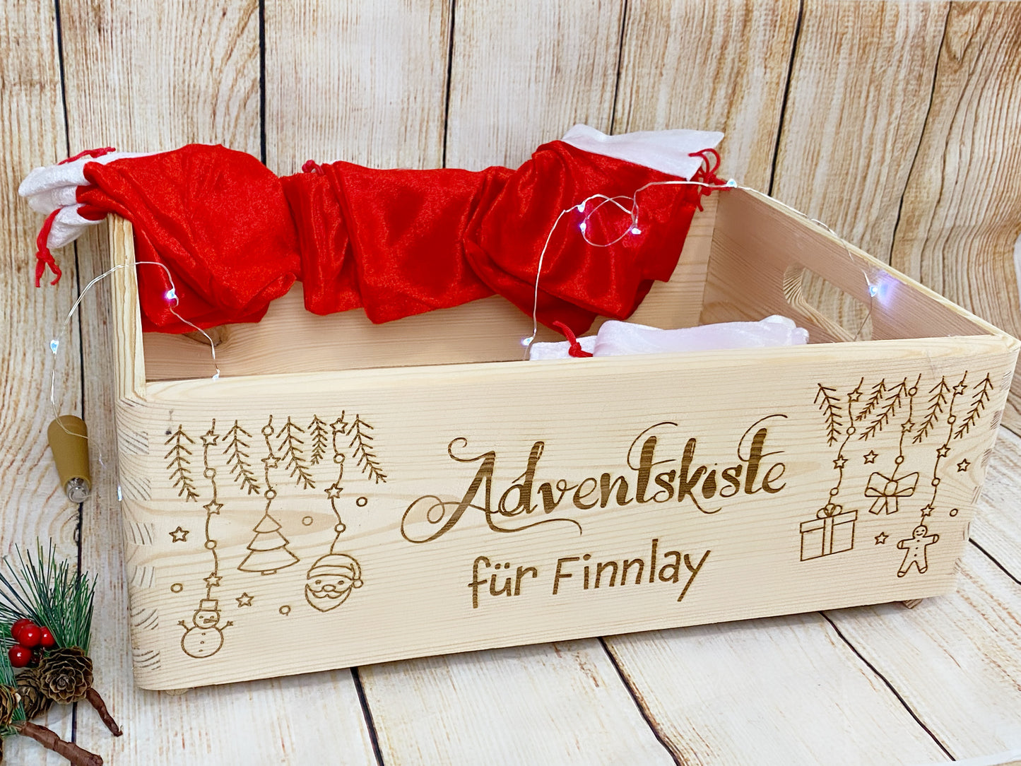 Personalisierte Holz-Adventskiste mit Wunschgravur - Einzigartige Weihnachtsfreude für die ganze Familie